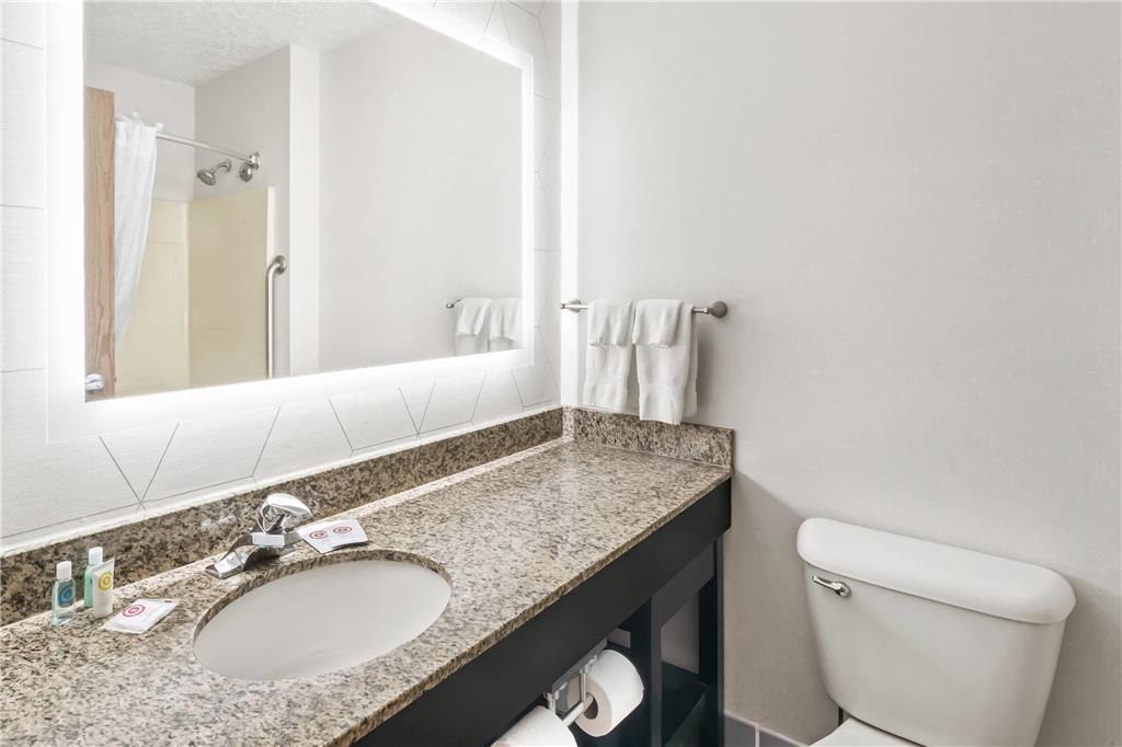 Comfort Suites Clackamas - photo 25