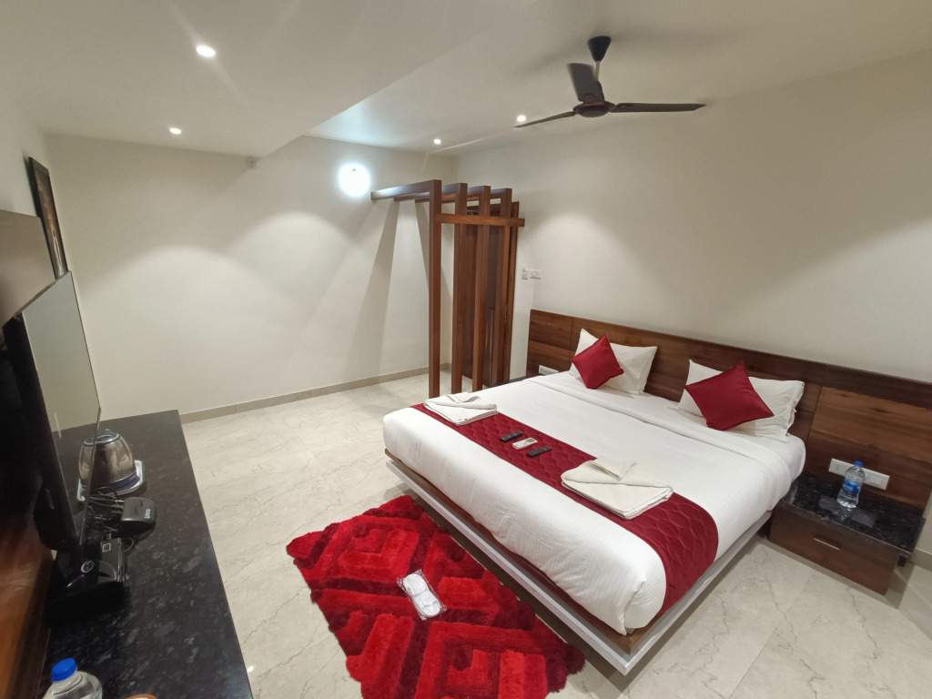 New Srs Hotel — Raichur
