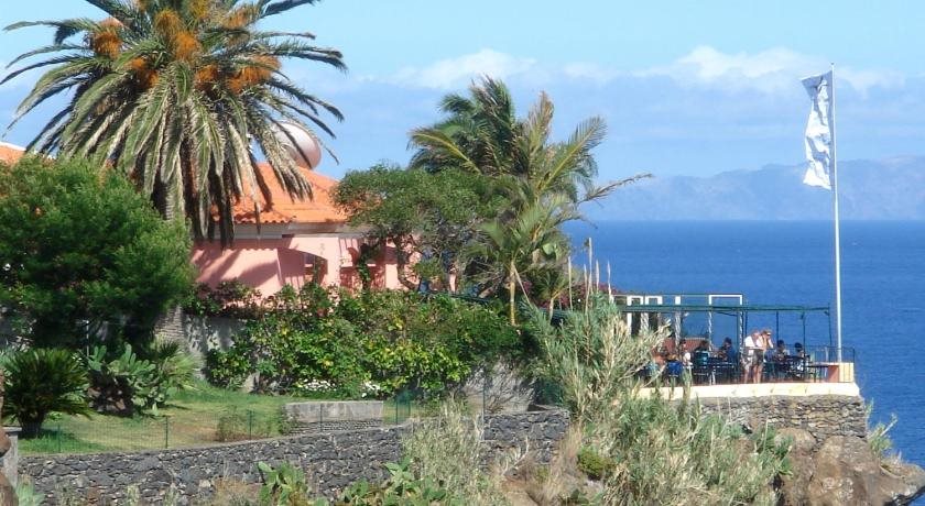 Inn & Art Falesia - carbon neutral hotel in Canico
