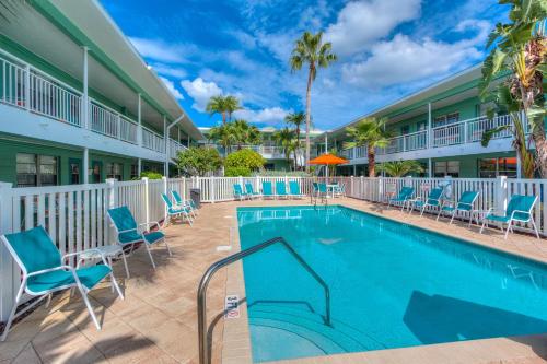 Tropic Terrace Suite #49 Beachfront Resort — hotel in Saint Pete Beach