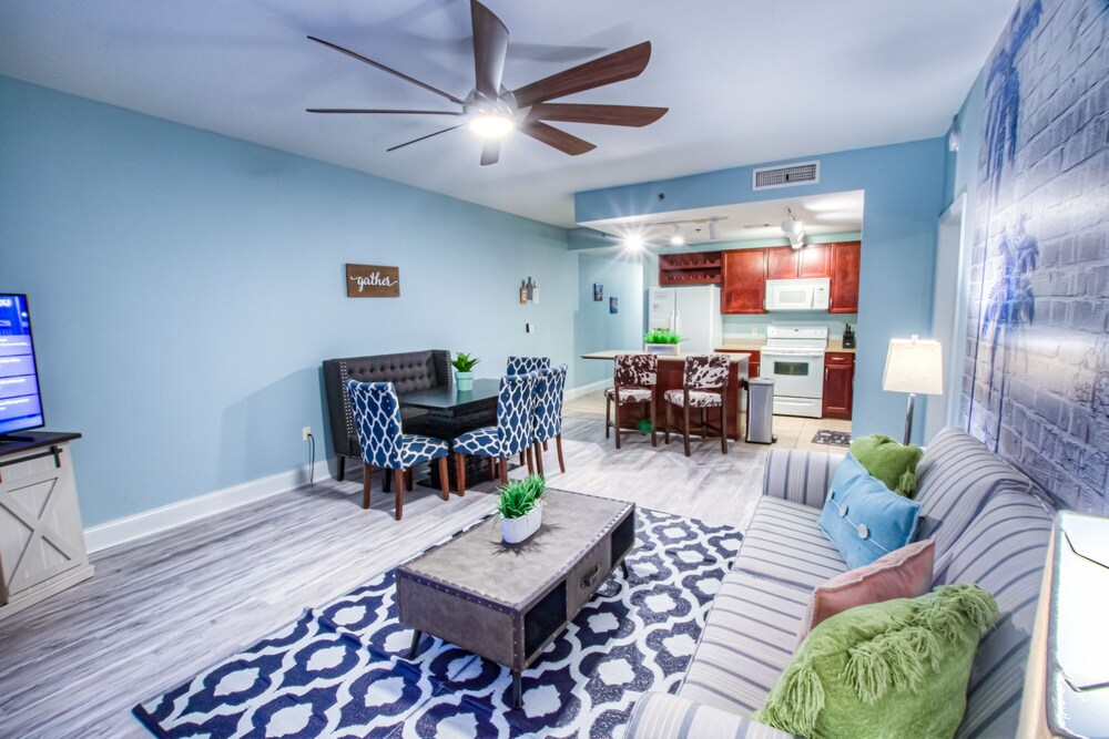 Laketown Wharf Resort by Aneliya's Rentals - photo 613