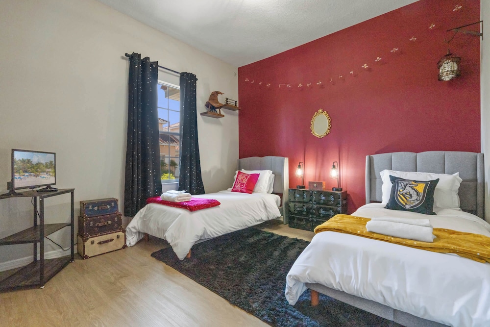 Magical Memories Villa — 4-Star Luxury Hotel in Davenport, United States