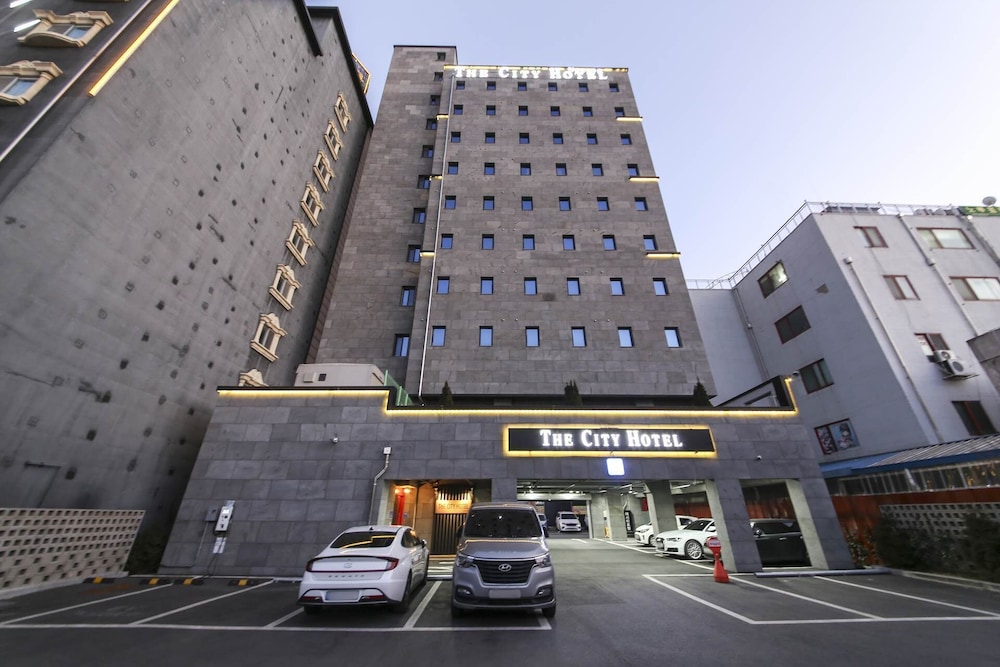 The City Hotel — hotel in Nonsan