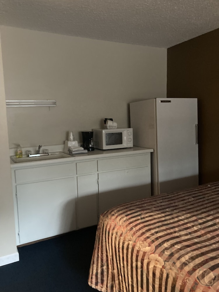 Travelodge by Wyndham Canyonville - photo 16