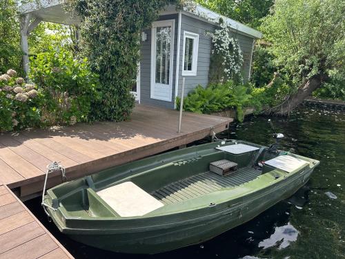 Amsterdam lake area super wifi island incl boat