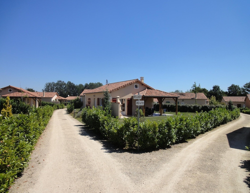 Luxury Villa in France With Private Pool — 4-Star Luxury Hotel in Les Forges, France