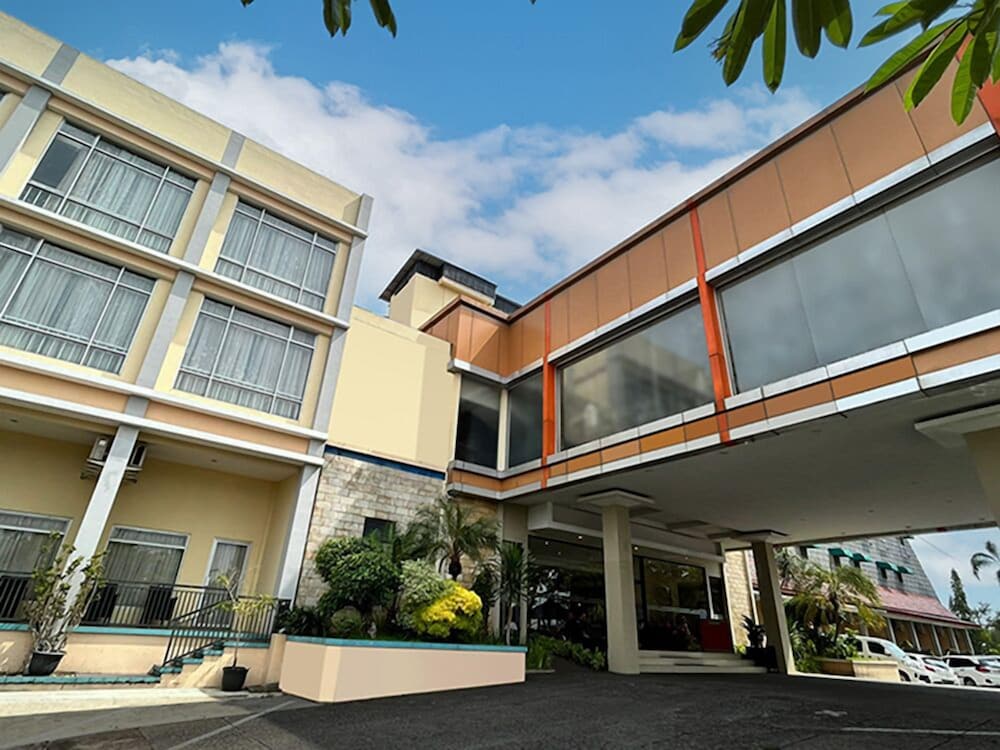 Parkside Mandarin Hotel Pekalongan in Pekalongan, Indonesia