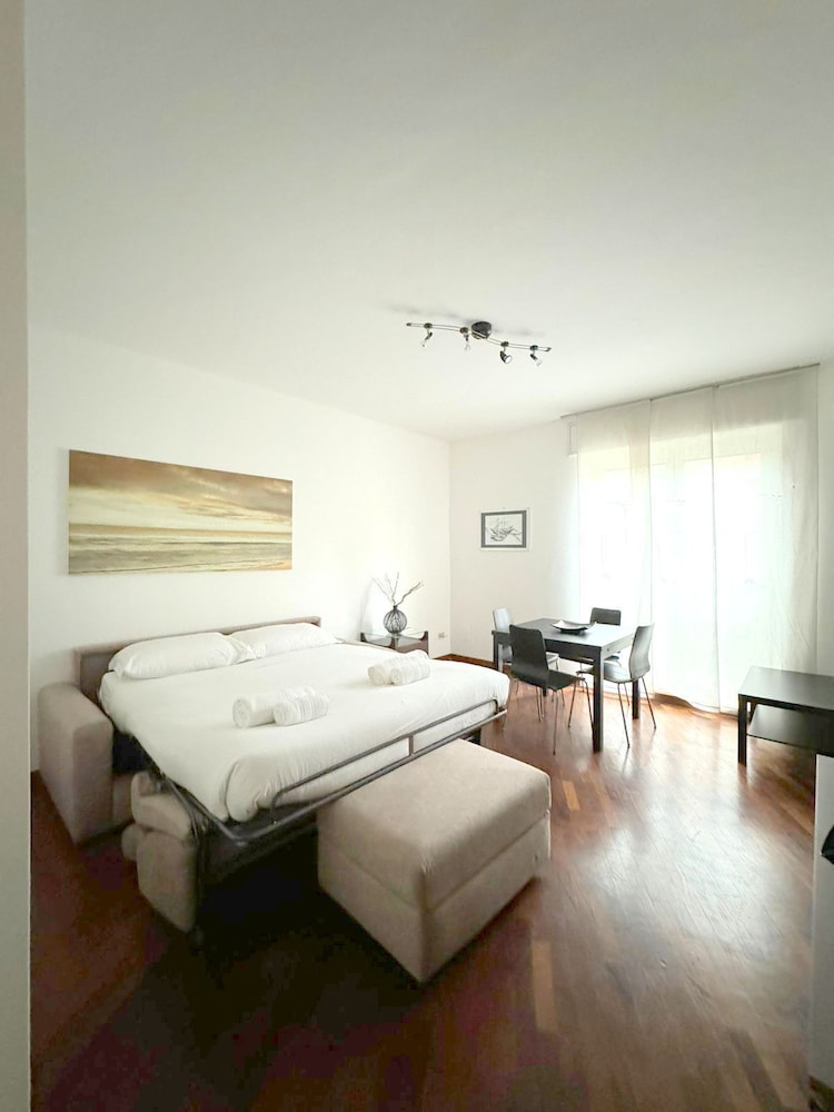 Accomodo MIT67 Trivano Linate — 4-Star Luxury Hotel in Milan, Italy