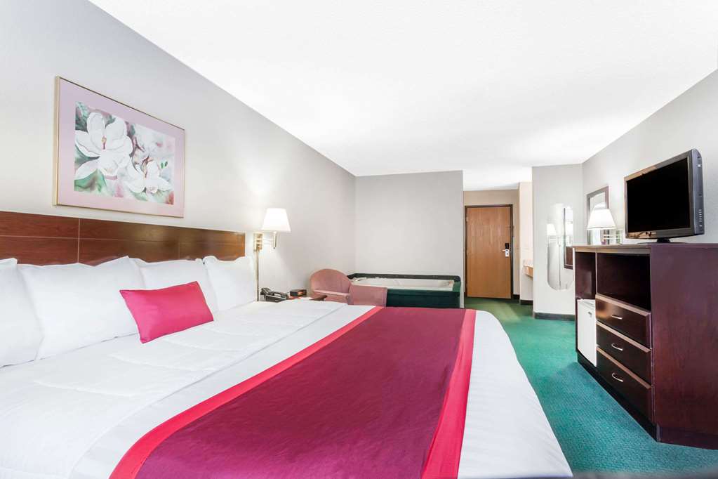 Ramada by Wyndham Tell City - photo 13