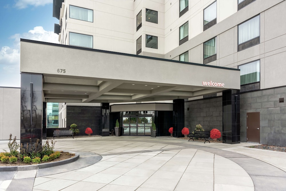 Hampton Inn & Suites Spokane Downtown South - photo 64