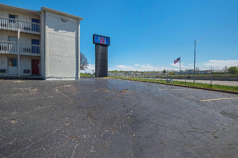 Motel 6 Blue Springs MO - photo 10
