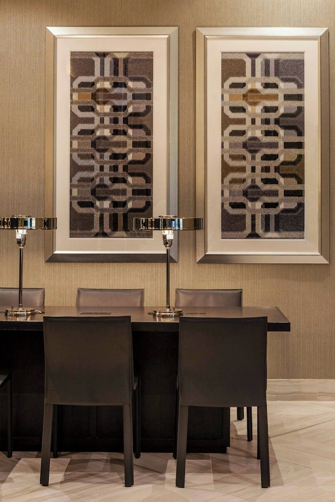 Sheraton Charlotte Hotel - photo 2