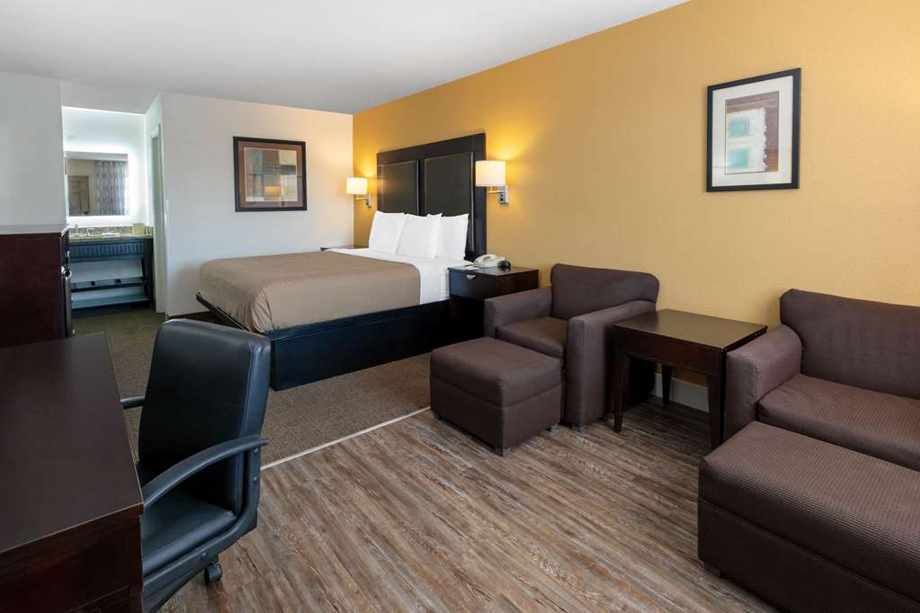 Days Inn by Wyndham Granbury - photo 25