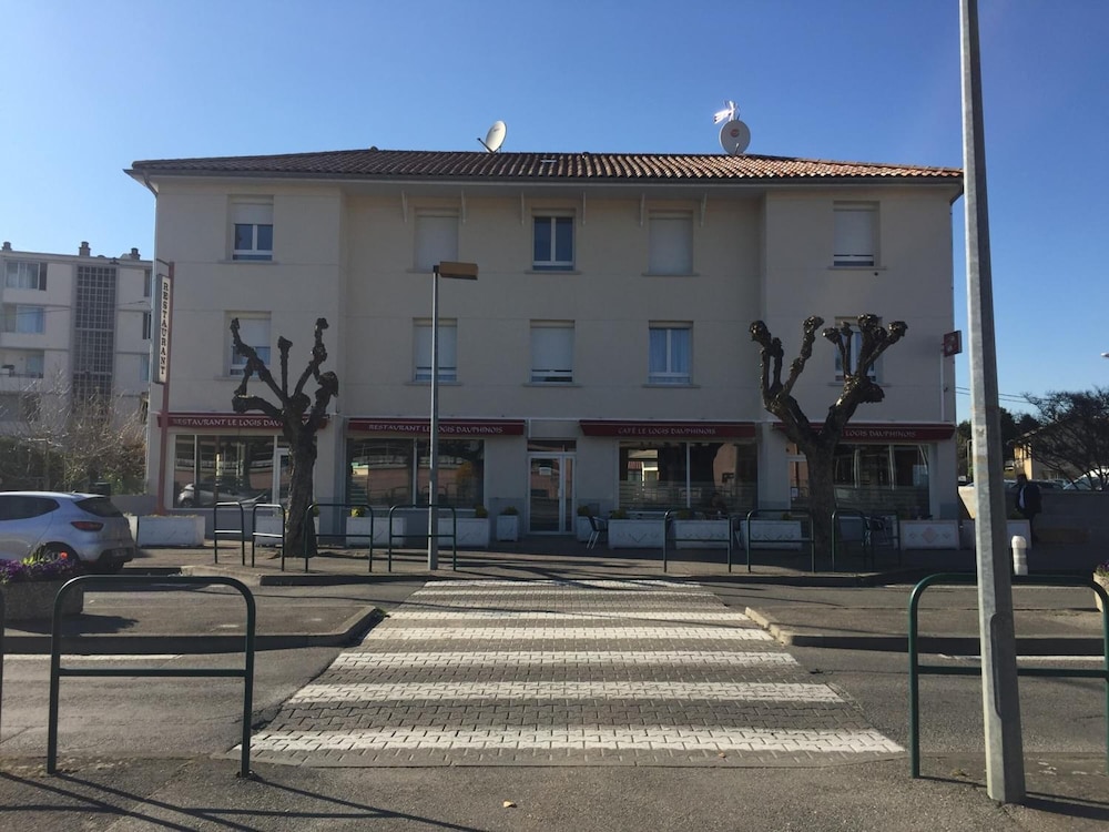 Le Logis Dauphinois - carbon neutral hotel in Roussillon