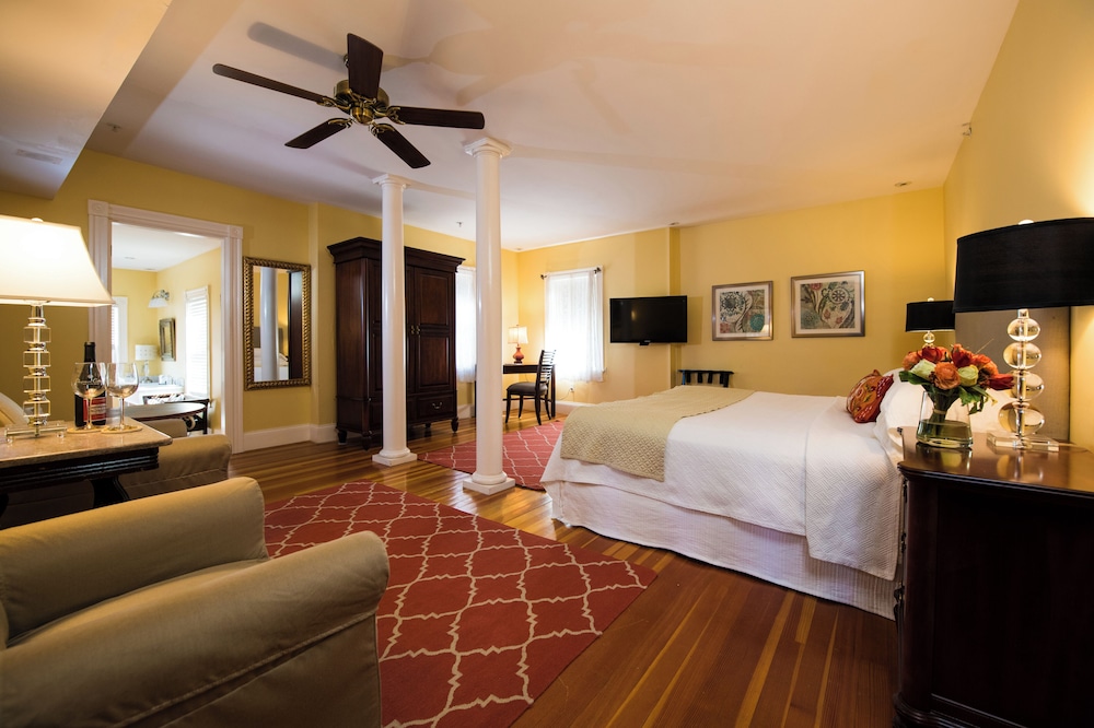 York Harbor Inn - photo 13