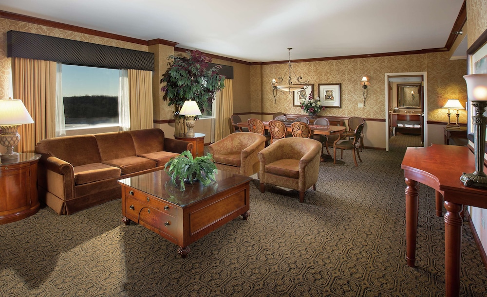 DoubleTree by Hilton Lisle Naperville - photo 13