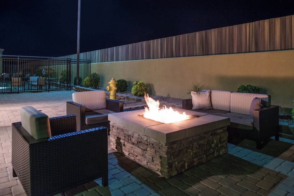 Courtyard Marriott Victorville - photo 34