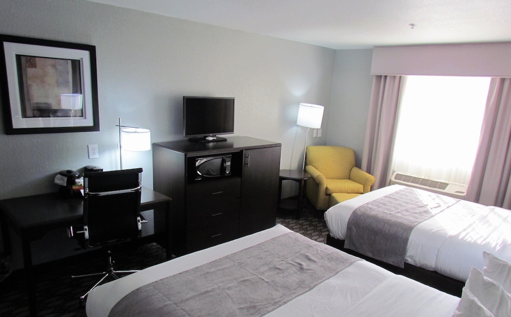 Oak Hill Inn & Suites - photo 17