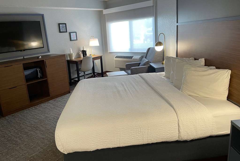 AmericInn by Wyndham Ankeny Des Moines - photo 22