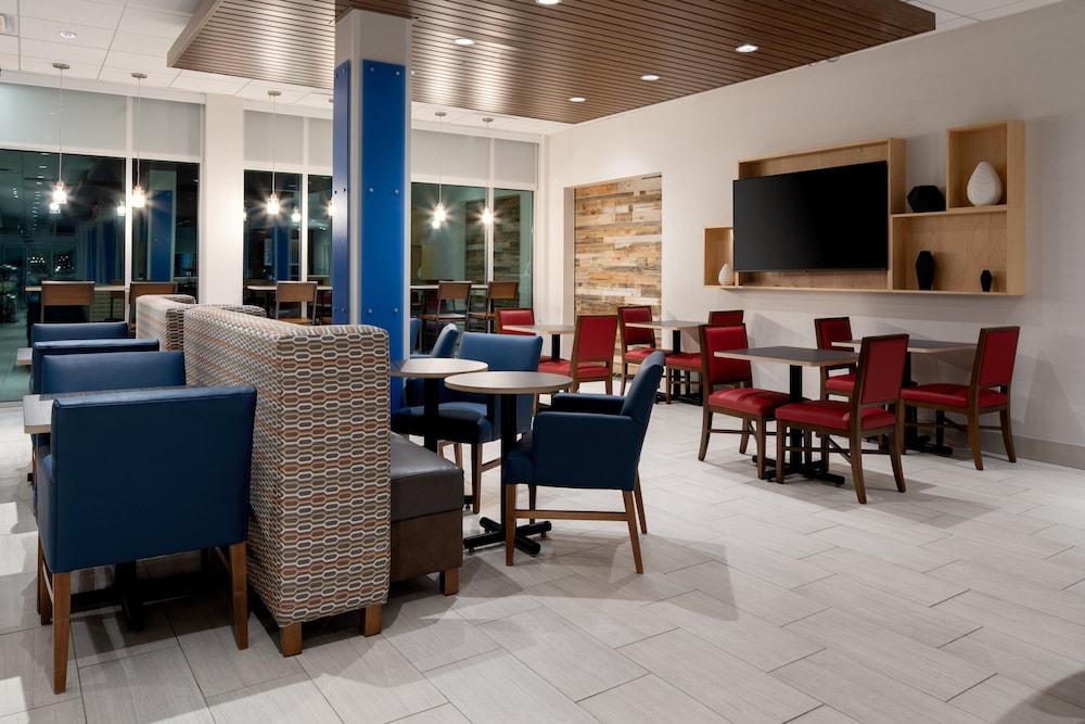 Holiday Inn Express & Suites Bullhead City by IHG - photo 45