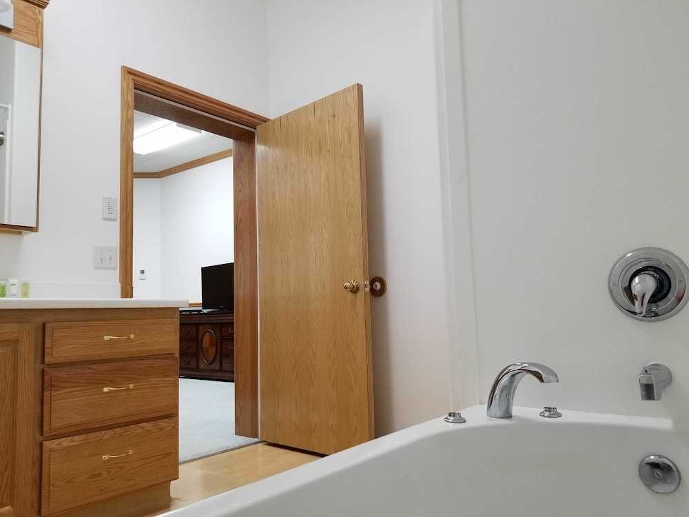 Zion's Most Wanted Hotel - photo 28