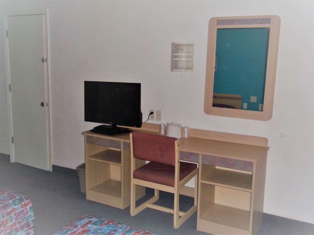 Skyline Inn - photo 4