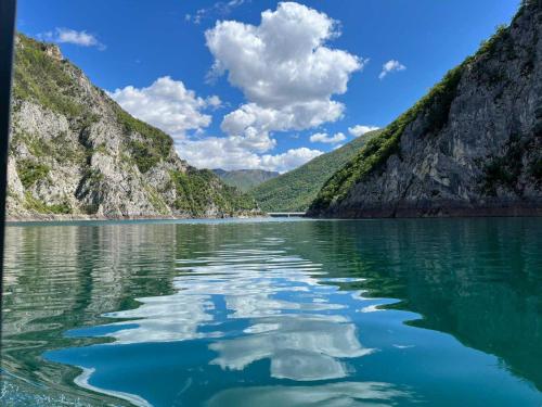 Apartment Varezić — 4-Star Luxury Hotel in Pluzine, Montenegro