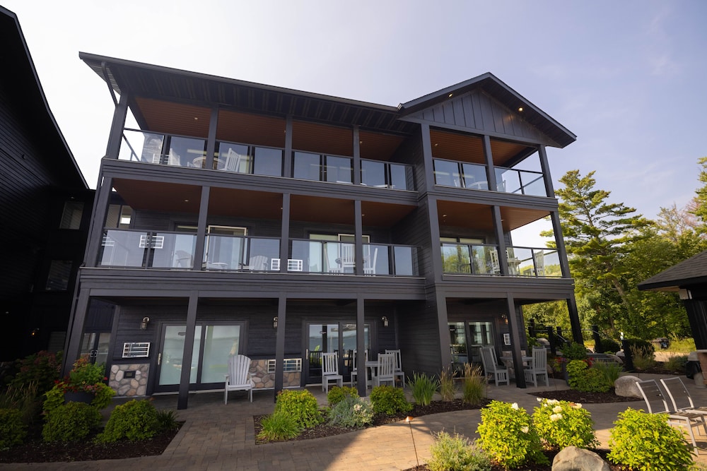 Quarterdeck Resort & Restaurant - photo 187