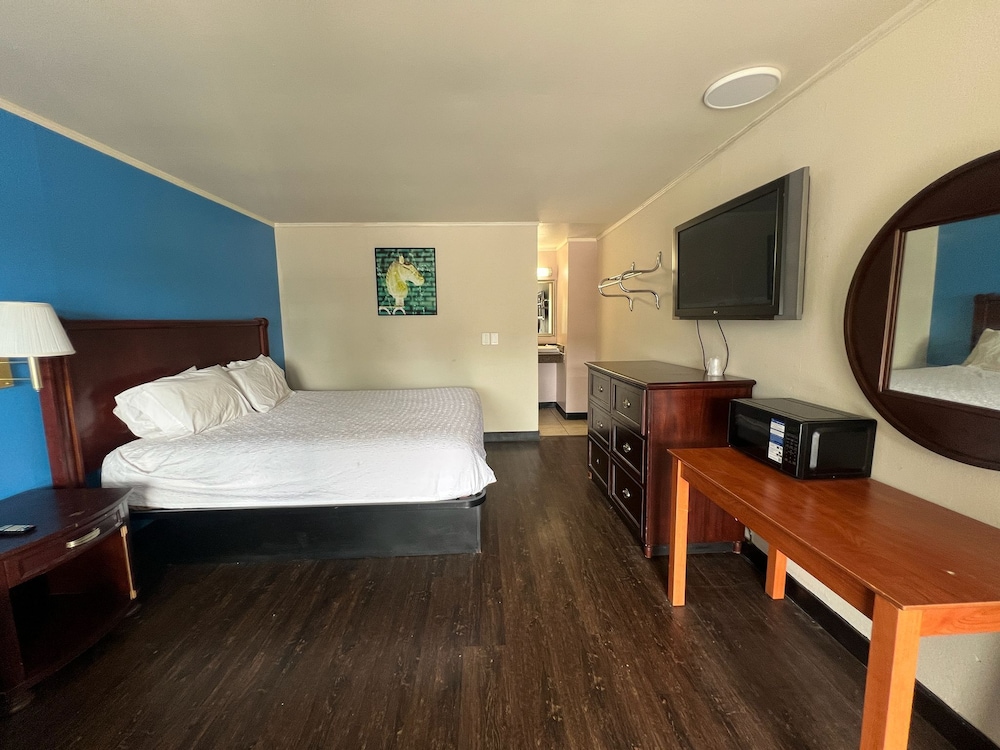 Knights Inn Sandston Near RIC Airport - photo 8