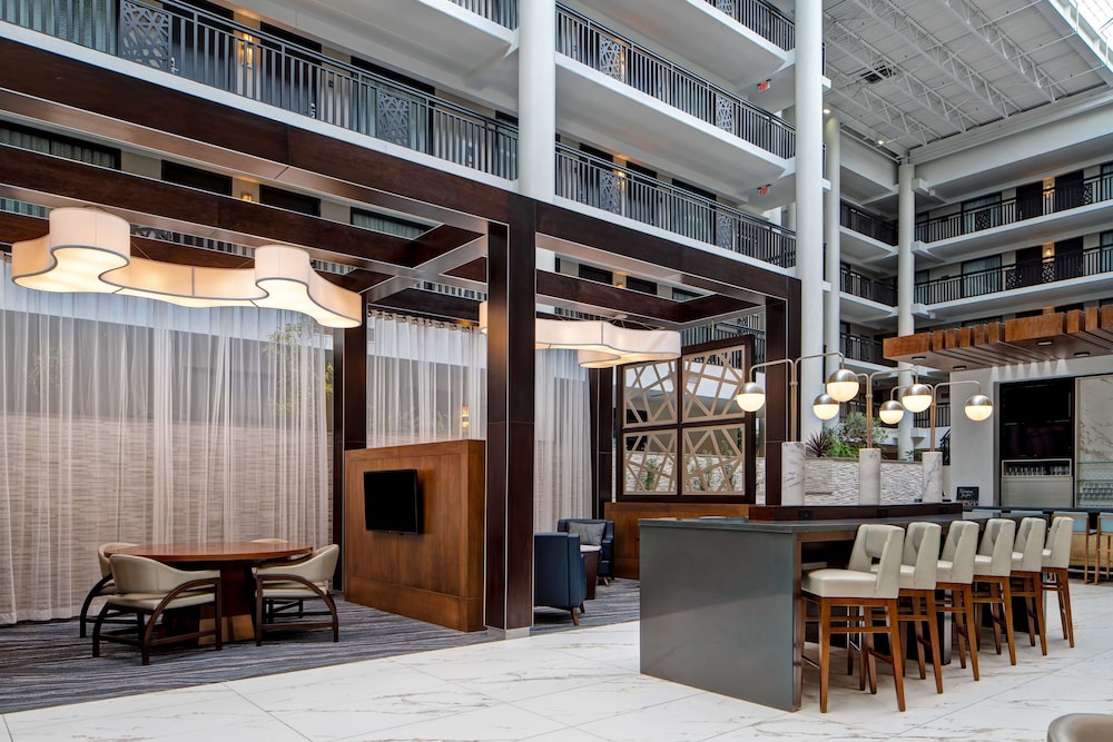Embassy Suites Syracuse - photo 10