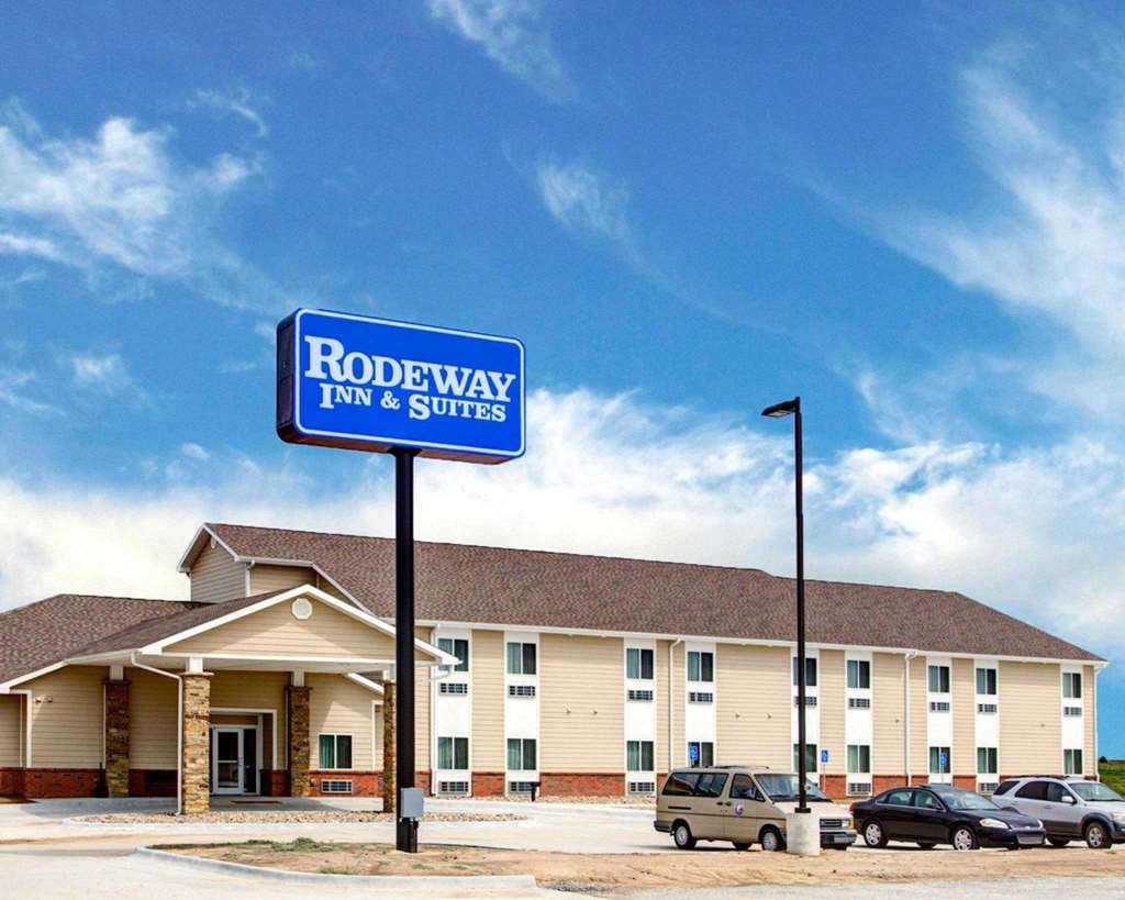 Rodeway Inn & Suites - photo 2