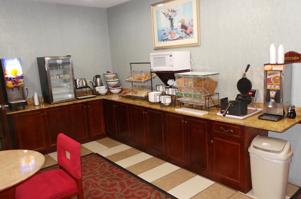 Red Roof Inn & Suites Detroit Melvindale Dearborn - photo 21