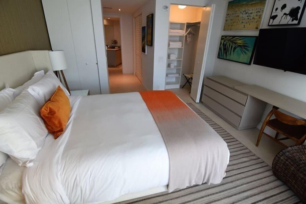 Oceanfront & Bay View 2 Bed 2 Bath @ Hyde Beach Resort - photo 5
