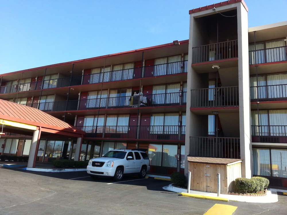 Parkway Inn of Birmingham - photo 16