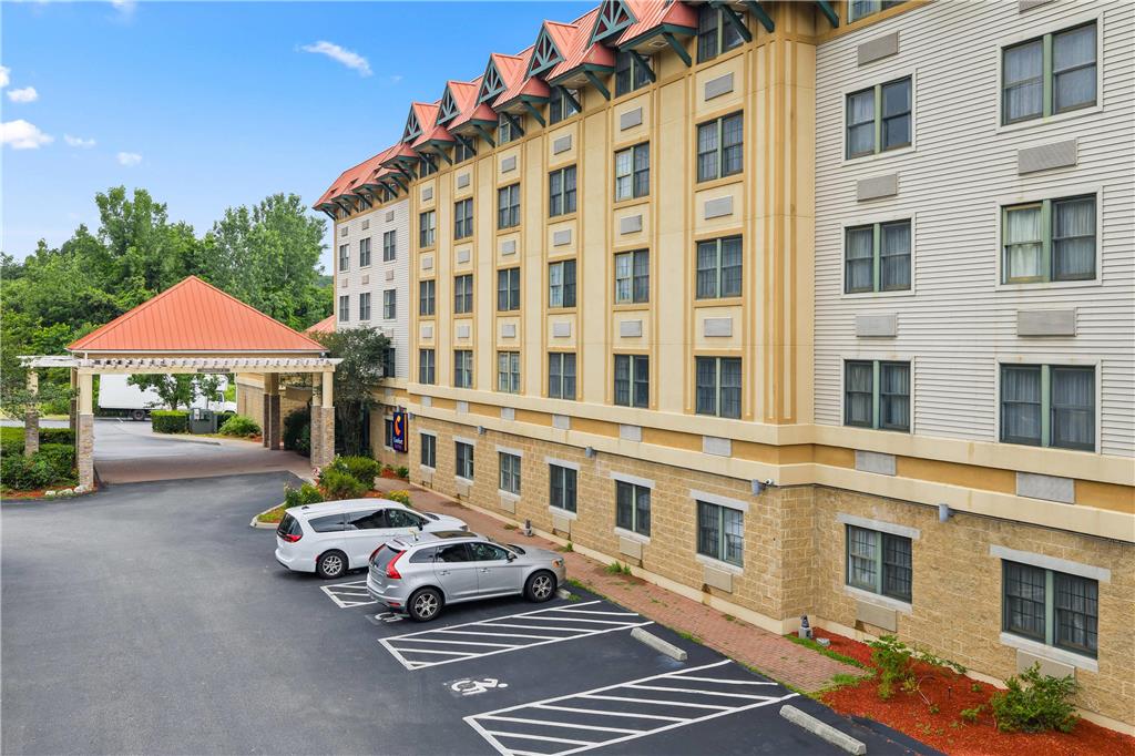 Comfort Suites Near Casinos Norwich Uncasville CT - photo 6