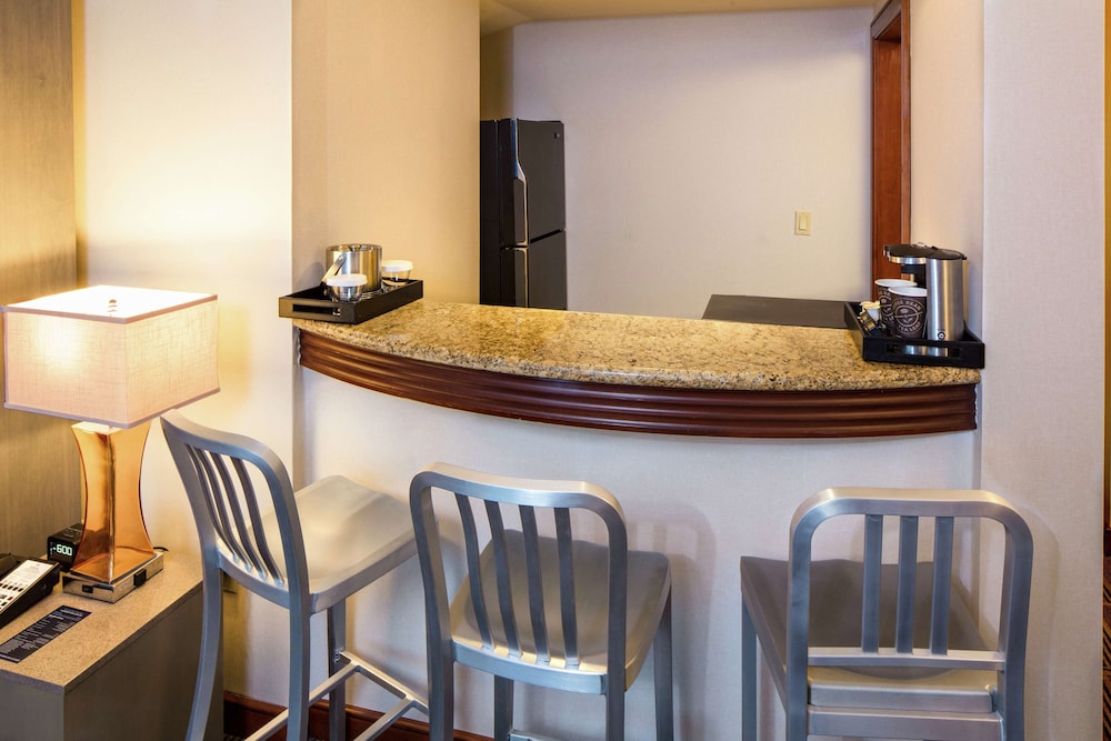 Hilton Philadelphia at Penn's Landing - photo 30