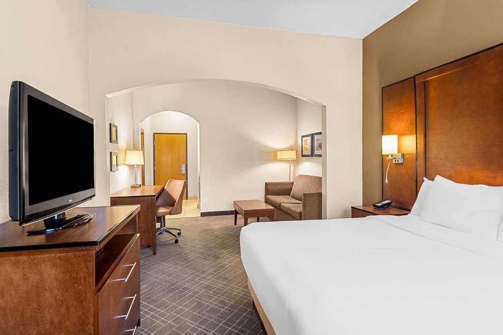 Comfort Suites Vincennes - photo 13