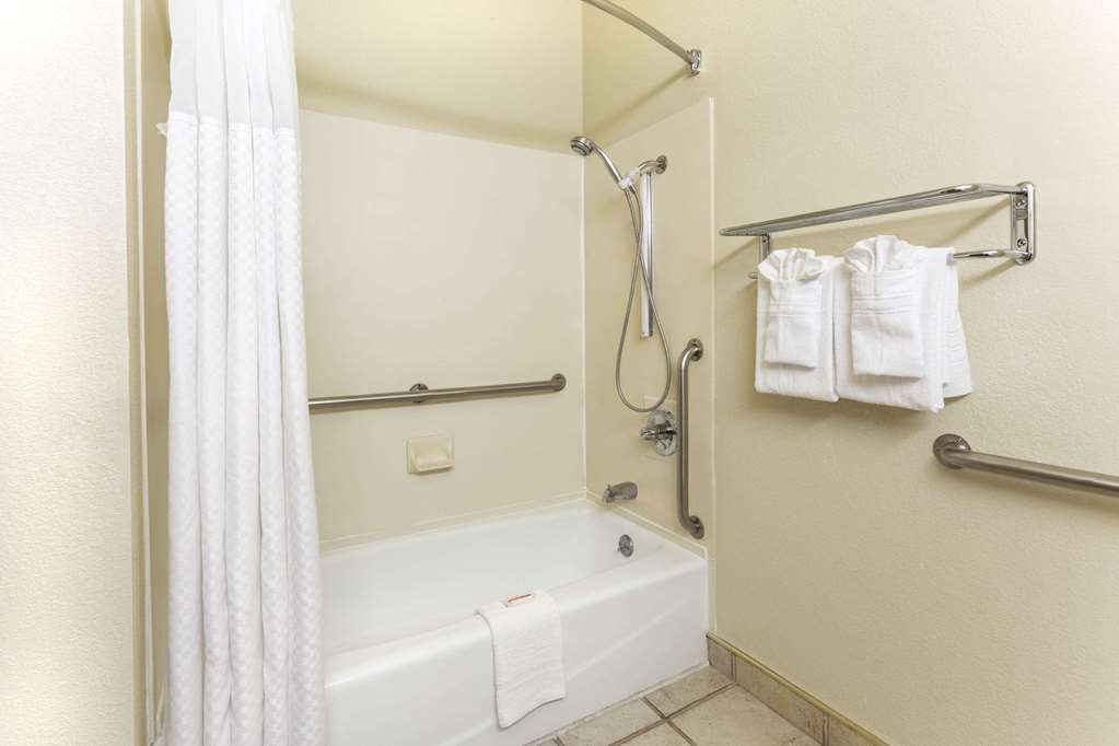Days Inn by Wyndham Colorado Springs Airport - photo 9