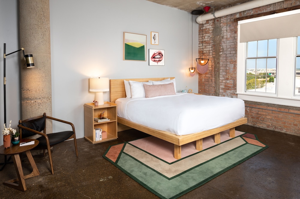 Canvas Hotel Dallas - photo 12