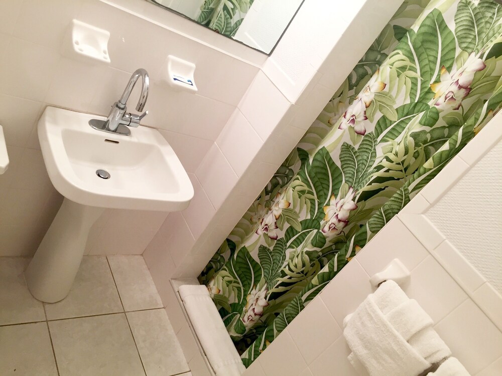 Surf Studio Beach Resort - photo 39