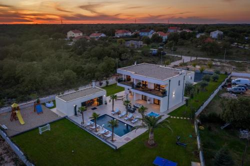 Villa Quercus — 5-Star Luxury Hotel in Policnik, Croatia
