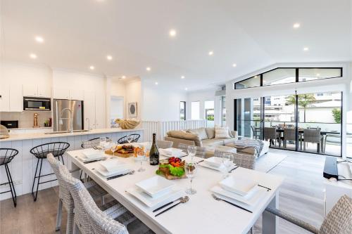 Beach Haven 3a Messines Street 4 Minute walk to the beach Wifi Air Con — hotel in Shoal Bay