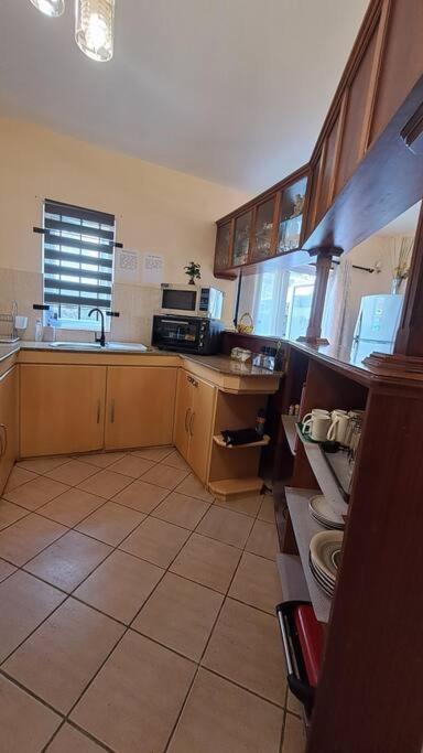Sunshine Luxurious Villa:4 mins walk from beach — 4-Star Luxury Hotel in Flic En Flac, Mauritius