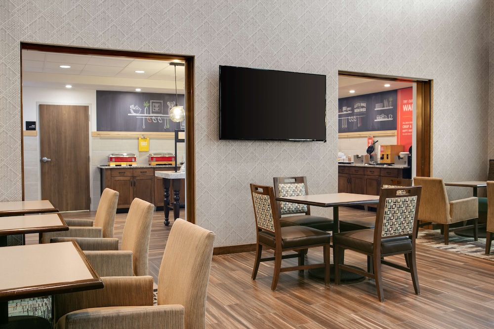 Hampton Inn & Suites Hudson - photo 37