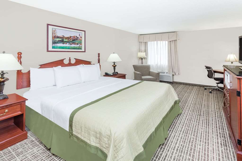 Baymont by Wyndham Elkhart - photo 17