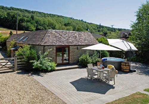 Garden Cottage at Eaton Manor — 4-Star Luxury Hotel in Eaton, United Kingdom