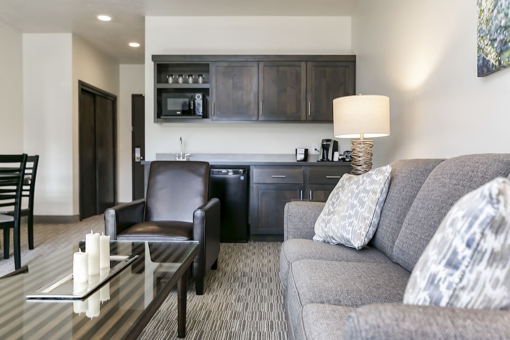 Silver Creek Hotel - photo 18