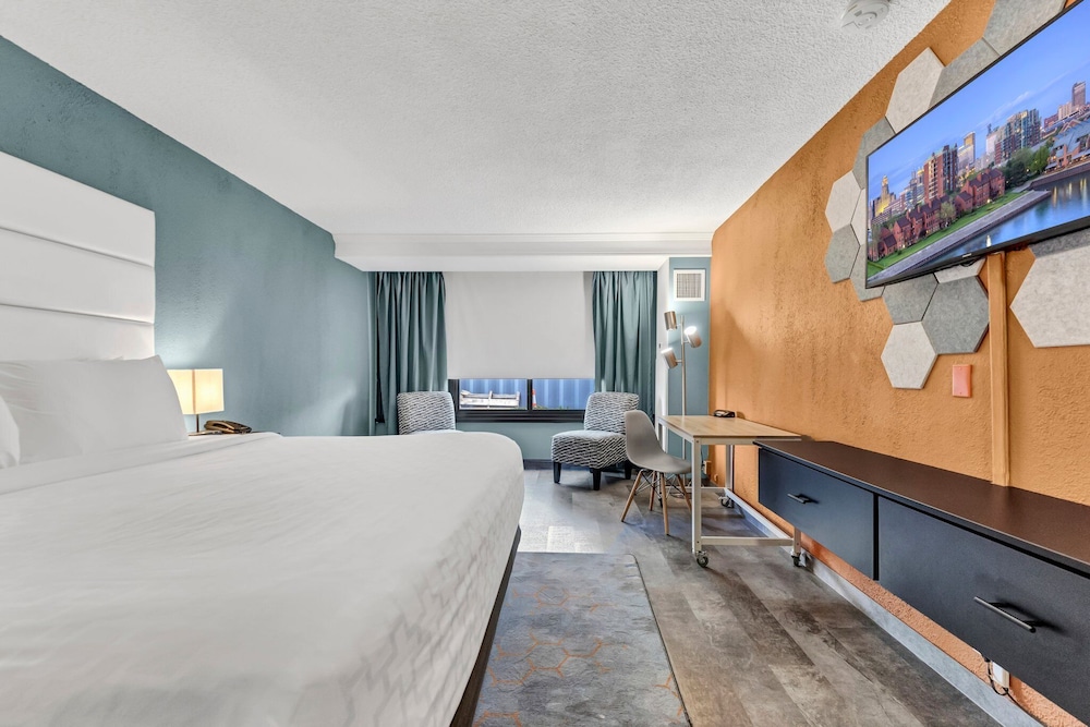 Buffalo Airport Hotel - photo 22