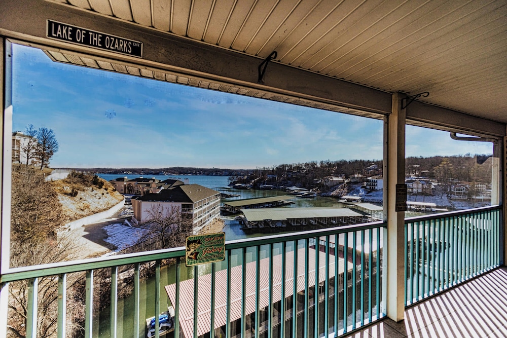 Highland Lake View Incredible Location — 4-Star Luxury Hotel in Lake Ozark, United States