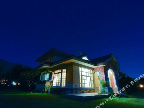 Villa3tours - carbon neutral hotel in Albion